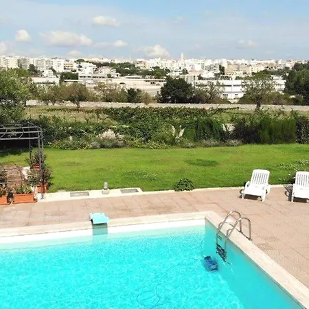 ヴィラ Montedoro Luxury ノーチ